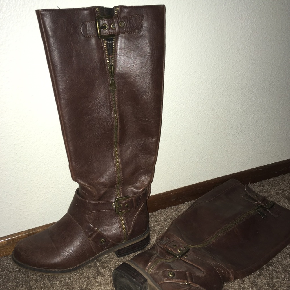 Tall brown Guess boots